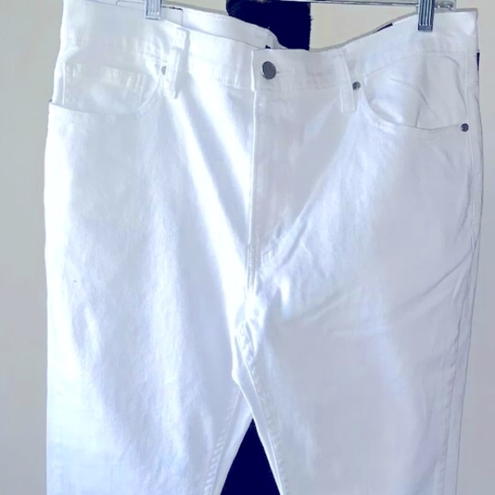 Michael kits white pants